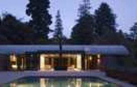  Top  Betonul este uneori uimitor: o casa in mijlocul naturii