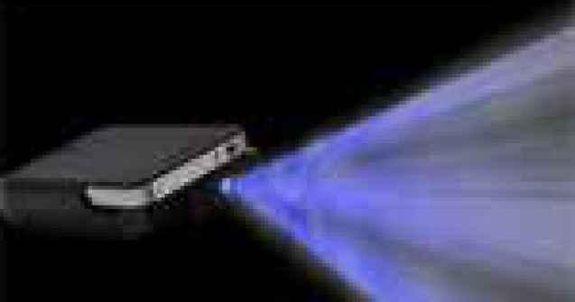 GADGET: Japonezii au inventat primul mini-videoproiector pentru iPhone