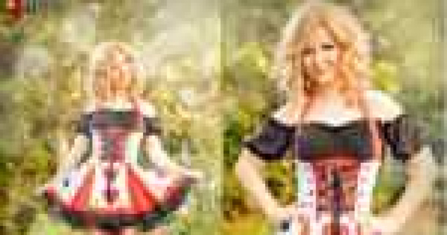 Alessia le ofera fanilor un costum de Halloween