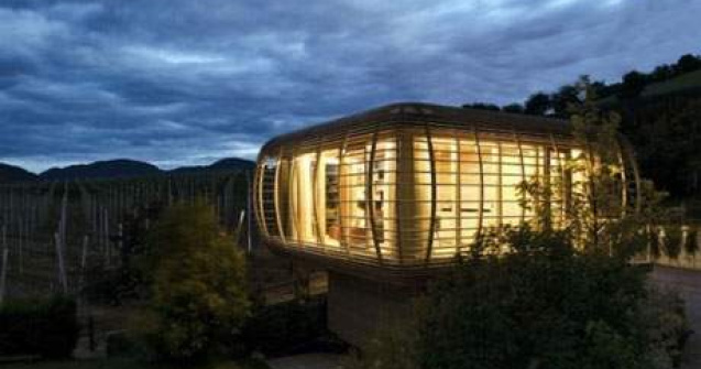  Top  Casa Cub: cel mai modern refugiu din munti