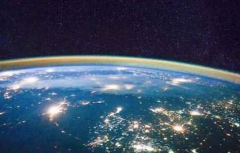 Stele si Pamantul vazute de pe Statia Internationala