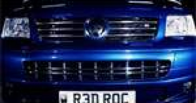 Volkswagen iti aduce: Transporter Luxury Camper Van