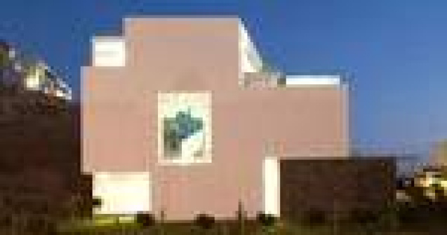  Top  Casa de pe plaja: exagerat de moderna