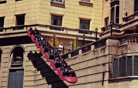 Prin Buenos Aires, cu roller coaster-ul invizibil
