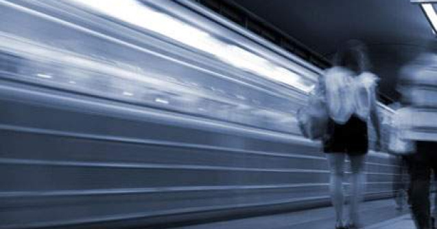 Arta in miscare: proiectii video in tunelul de metrou