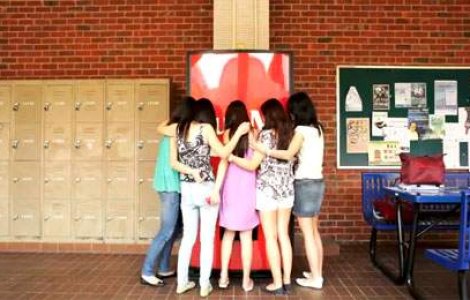 O imbratisare pentru o racoritoare