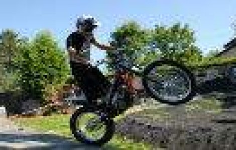 Cu motorul pe pereti