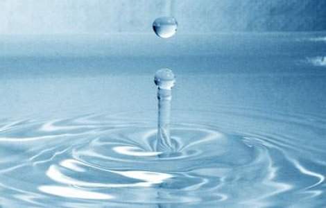 Uimitor: Experimentul care face apa sa curga in sens invers