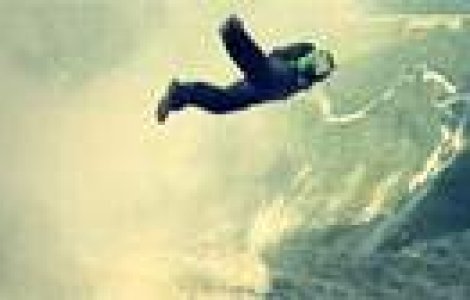 Oamenii care zboara printre munti