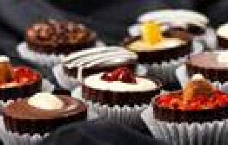 Sfidand legile gravitatiei: ciocolata plutitoare