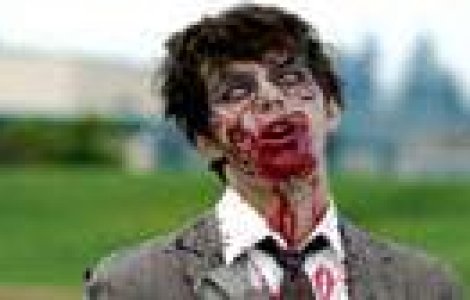 Viralul saptamanii: un zombie ataca