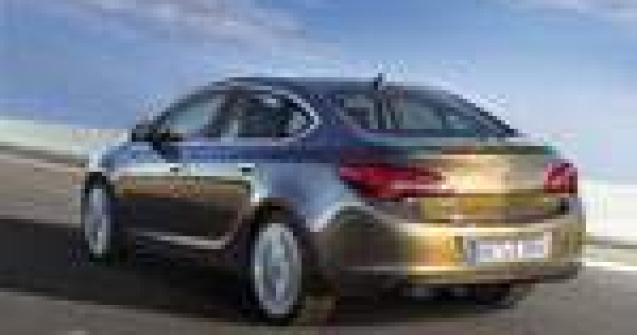 Asa arata noul Opel Astra Sedan