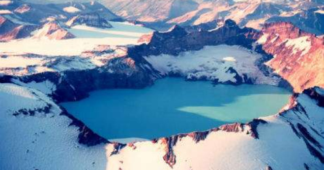  Top  12 lacuri vulcanice deosebit de frumoase