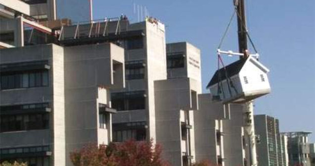 Experiment arhitectonic: Casa suspendata