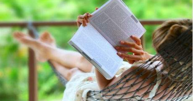  Top  TOP 10 de carti de citit pe plaja