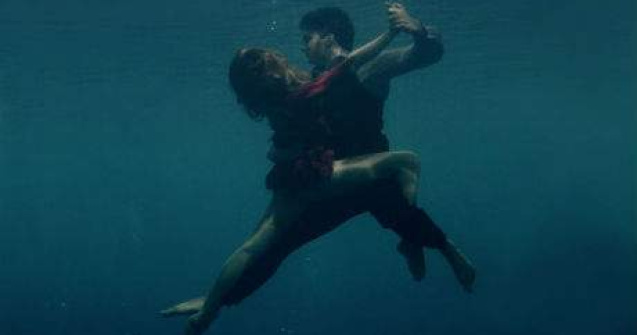 Senzualul tango subacvatic: 9 fotografii pline de erotism