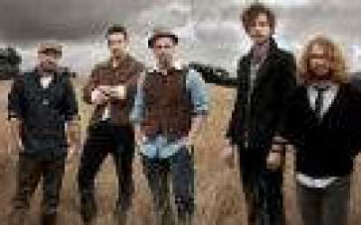 Asculta noul single One...