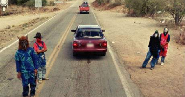 Traim intr-o lume bizara: 30 de imagini hilare surprinse de Google Street View