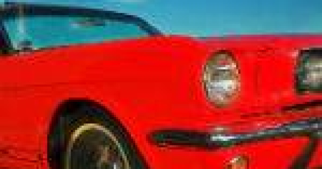 Uita-te de doua ori! Masina construita din corpuri umane pictate