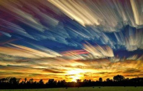 Pictand cerul cu aparatul foto: 9 imagini spectaculoase