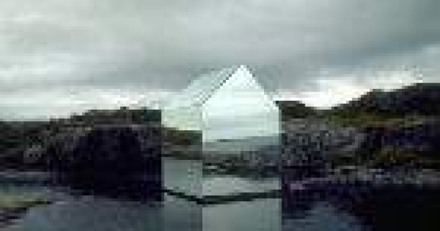 Cum arata o casa construita numai din oglinzi