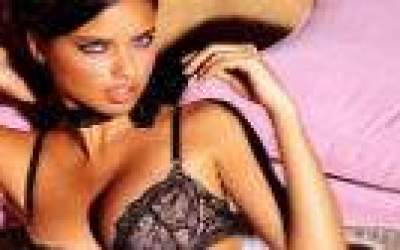 Video: Modelele Victoria's...