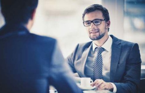 10 intrebari de care te lovesti intr-un interviu la Facebook