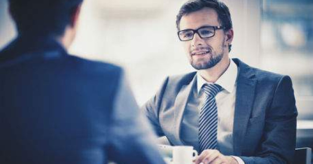 10 intrebari de care te lovesti intr-un interviu la Facebook