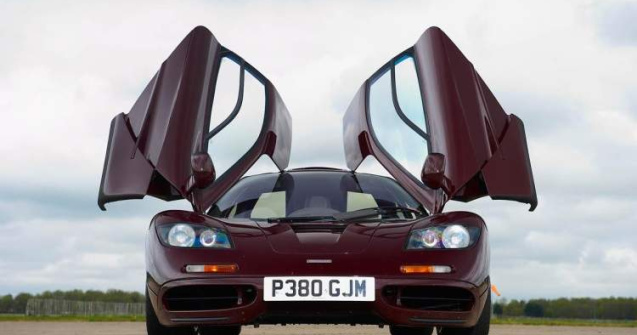 Mr. Bean isi vinde masina pentru 10,5 milioane de euro