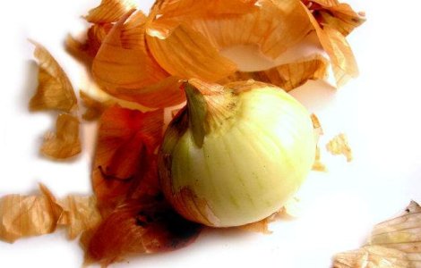  Top  Nu le mai arunca! Ce NU STIAI ca poti face cu banalele COJI de ceapa