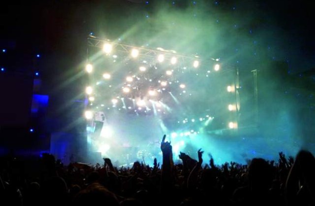 [Video] Fostul solist al trupei Genesis concerteaza in premiera in Romania