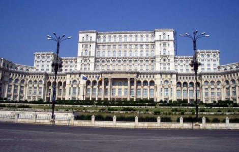 O expozitie ce surprinde farmecul Bucurestiului, la Otopeni