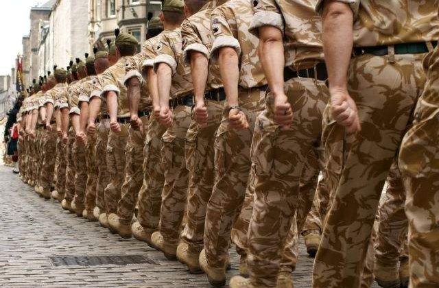 Marea Britanie va trimite militari in Romania