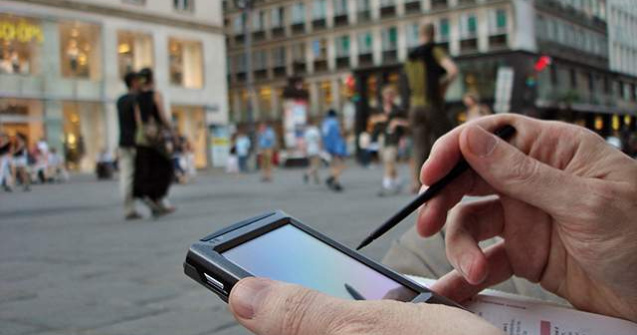 A fost creata aplicatia care inventeaza un partener de viata virtual