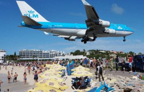  Video  Cum se vede aterizarea pe cel mai periculos aeroport din lume