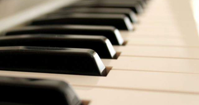 Tiberiu Soare si pianista Karina Sabac celebreaza muzical iubirea