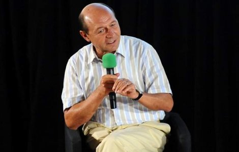 Traian Basescu isi ia in primire biroul de la sediul PMP