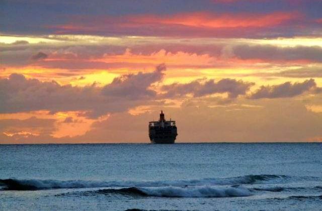 O nava cu 22 de marinari, printre care si un roman, a esuat in Marea Egee