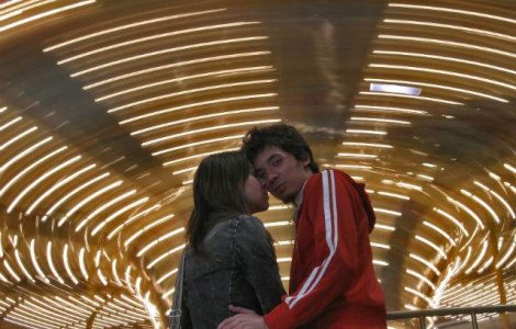 Apa Nova Bucuresti umple inimile indragostitilor de Valentine`s Day