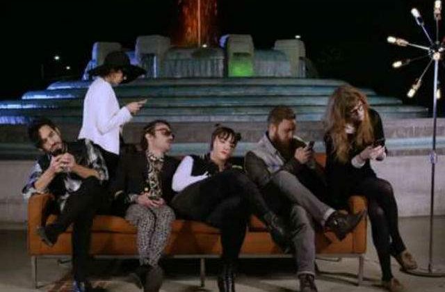 [VIDEO] Cum ar fi aratat serialul Friends daca protagonistii ar fi fost hipsteri