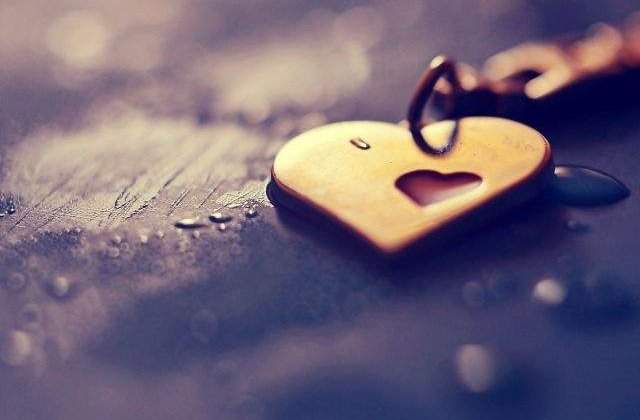 Valentine`s Day: Casatorii de proba la mall si oferte speciale la hoteluri