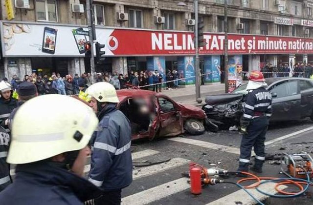 [Video] Accident GRAV in Capitala: Doua persoane au murit si sase au fost ranite