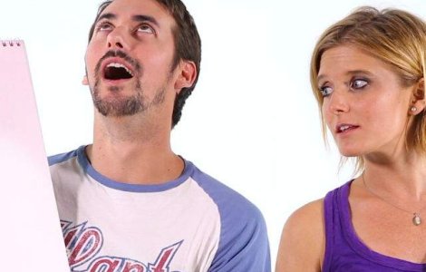 Cupluri incearca sa se deseneze din memorie. Rezultatul este adorabil