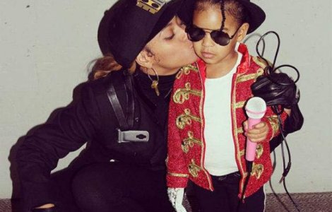  Foto  Micuta Blue Ivy a cucerit Internetul cu primul ei selfie