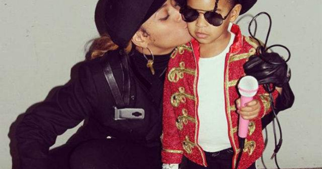  Foto  Micuta Blue Ivy a cucerit Internetul cu primul ei selfie