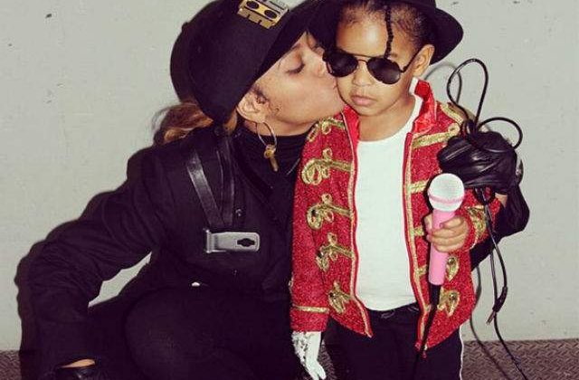 [FOTO] Micuta Blue Ivy a cucerit Internetul cu primul ei selfie