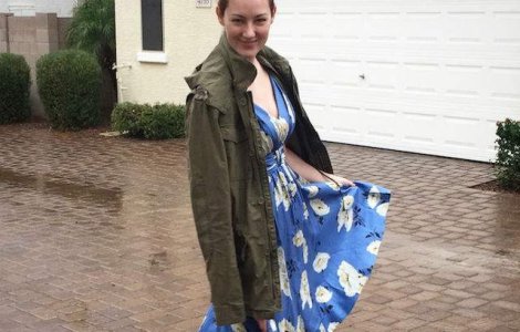 ]FOTO] O mama si-a lasat baietelul sa o imbrace timp de o saptamana