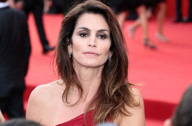 [FOTO] Fotografia neretusata a lui Cindy Crawford a devenit virala pe Internet
