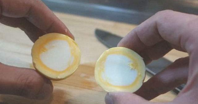  Video  Cum sa faci un ou fiert "intors pe dos" in 7 pasi simpli