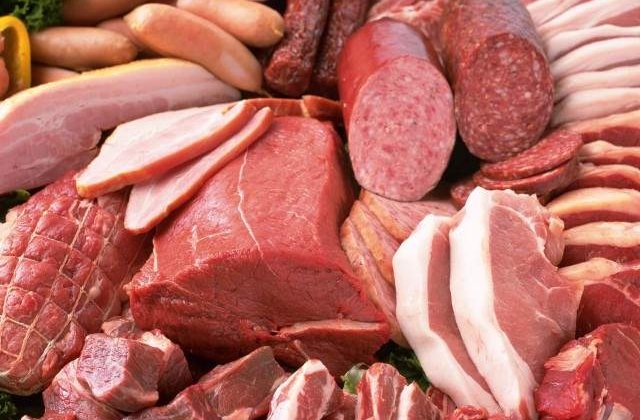 Cati bani pierd producatorii de carne, lapte si oua din cauza postului Pastelui